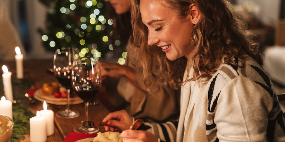 Handige tips voor als je voor het eerst je nieuwe schoonfamilie gaat ontmoeten tijdens Kerstmis